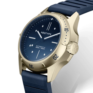 LM01 Type D Acier PVD Or et cadran Bleu