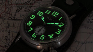 Vario 1918 Trench à cadran noir et luminescent blanc